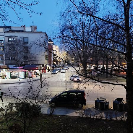 Home Apartment Nis Bagian luar foto